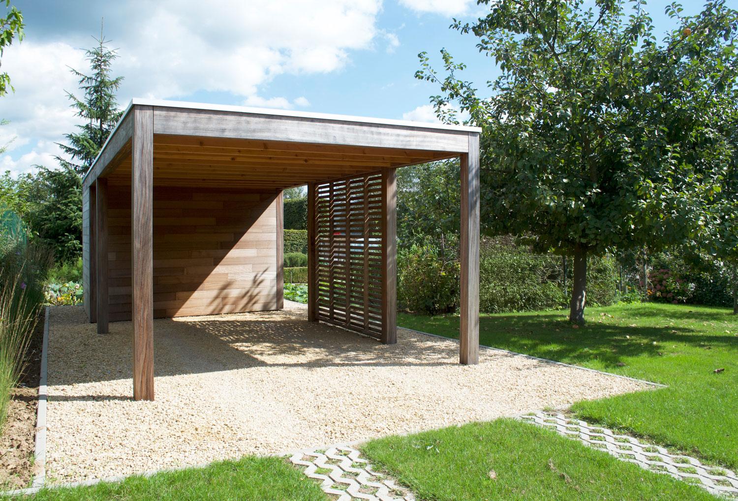 Bescherm uw auto met een stijlvolle en duurzame carport op maat. Ontdek onze carports in hout of aluminium, ontworpen voor optimale bescherming tegen weersinvloeden. Perfect voor elke oprit en tuin, en aan te passen aan uw stijl. Maatwerk !