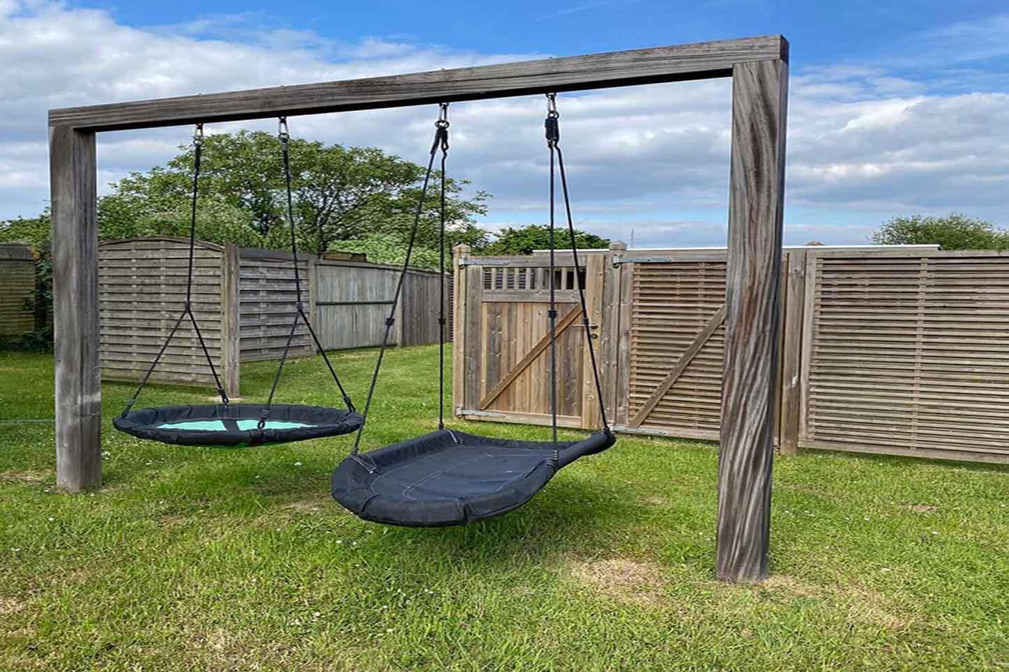Moderne schommel Schommel en speeltuigen bij Veh Outdoor Living te Ronse en omstreken Oudenaarde, Kruisem, Brakel, Deinze en Gent
