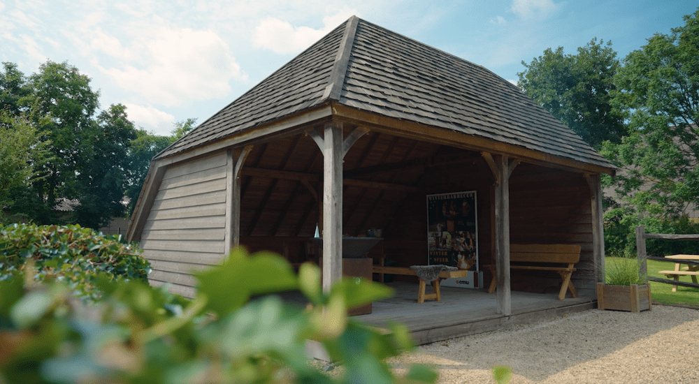 VEH TOONZAAL en buiten expo